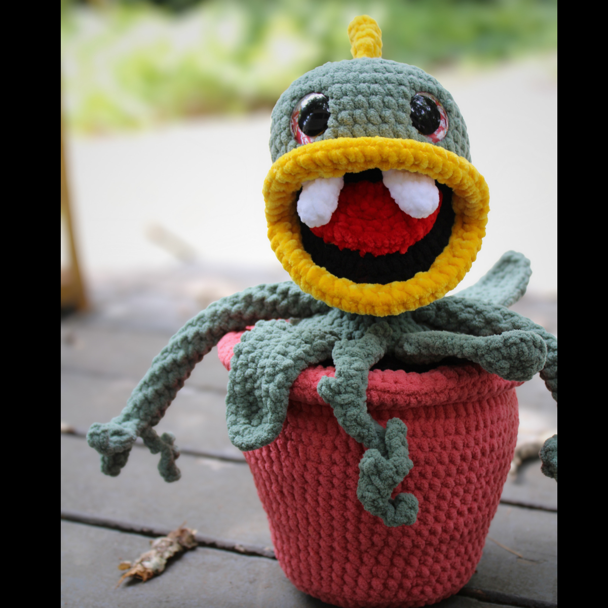 Chomp the Carnivorous Plant Plush | Giant Weighted Venus Flytrap Crochet Plush