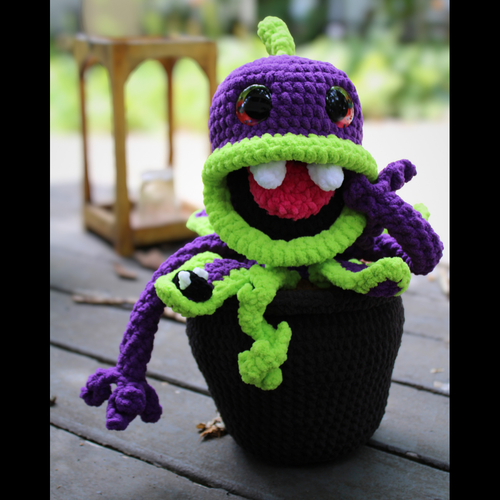 Chomp the Carnivorous Plant Plush | Giant Weighted Venus Flytrap Crochet Plush